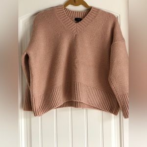Light pink/ mauve wide sleeved sweater